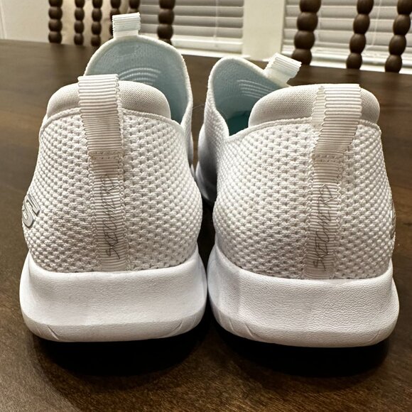 Skechers Women's Ultra Flex-First Take Sneaker - White - 6 wide - Picture 4 of 8